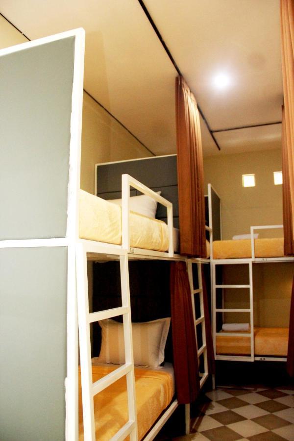 Ala Hostel Seminyak Zewnętrze zdjęcie